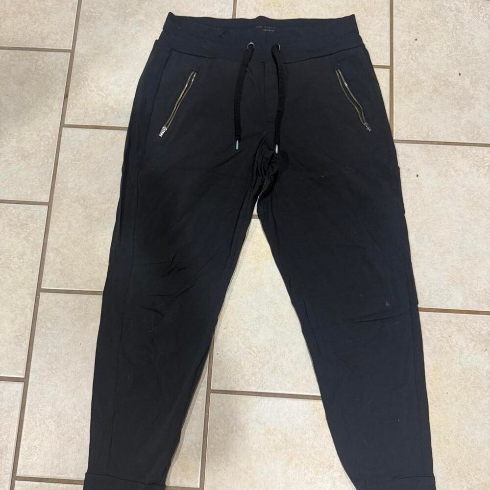 Athleta black joggers with gold zippers Size 6 #athleisure #activewear small ble